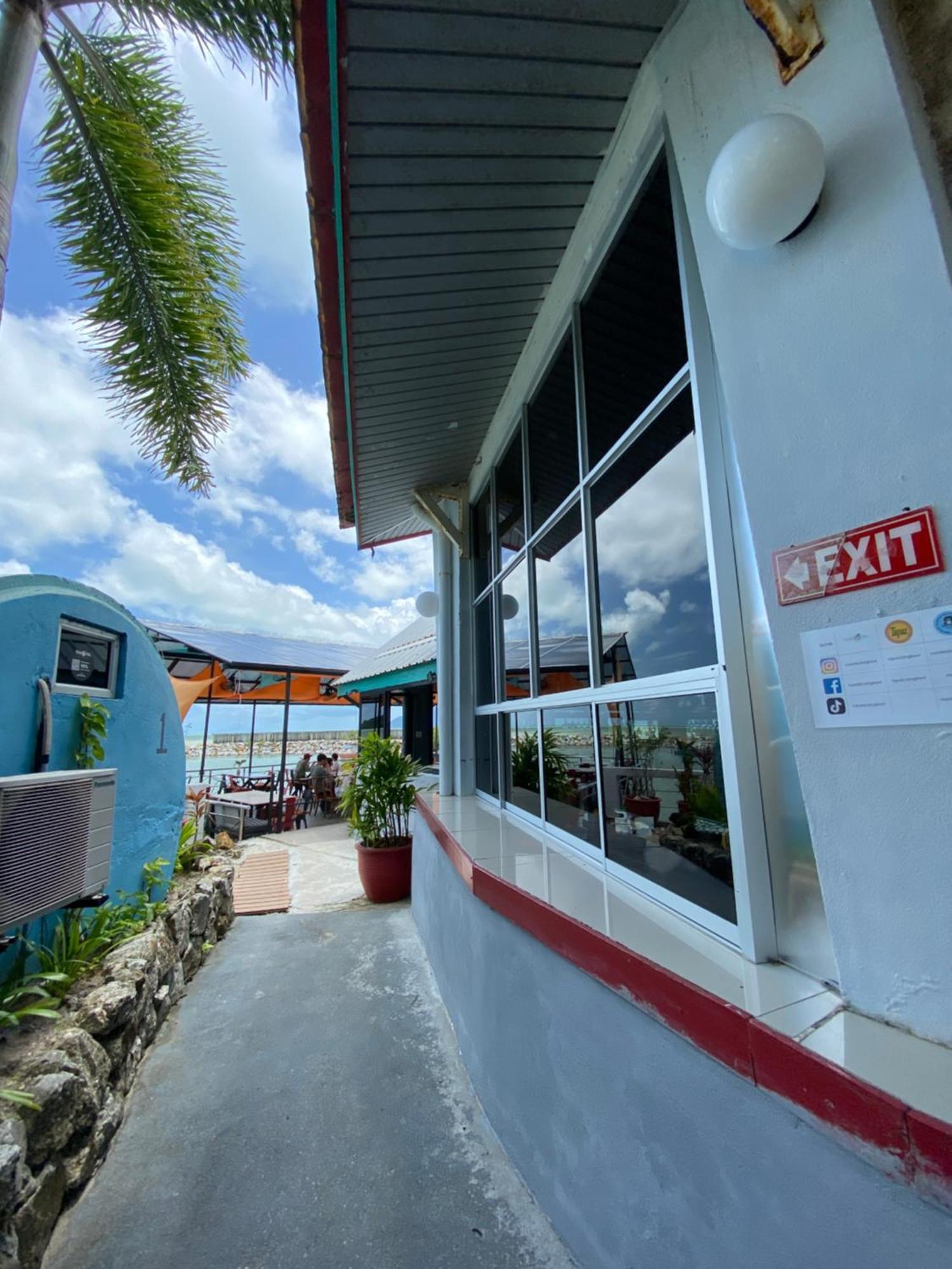 Tubotel Pantai Cenang  Buitenkant foto