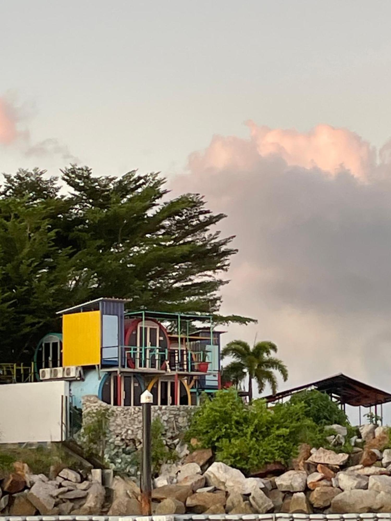Tubotel Pantai Cenang  Buitenkant foto